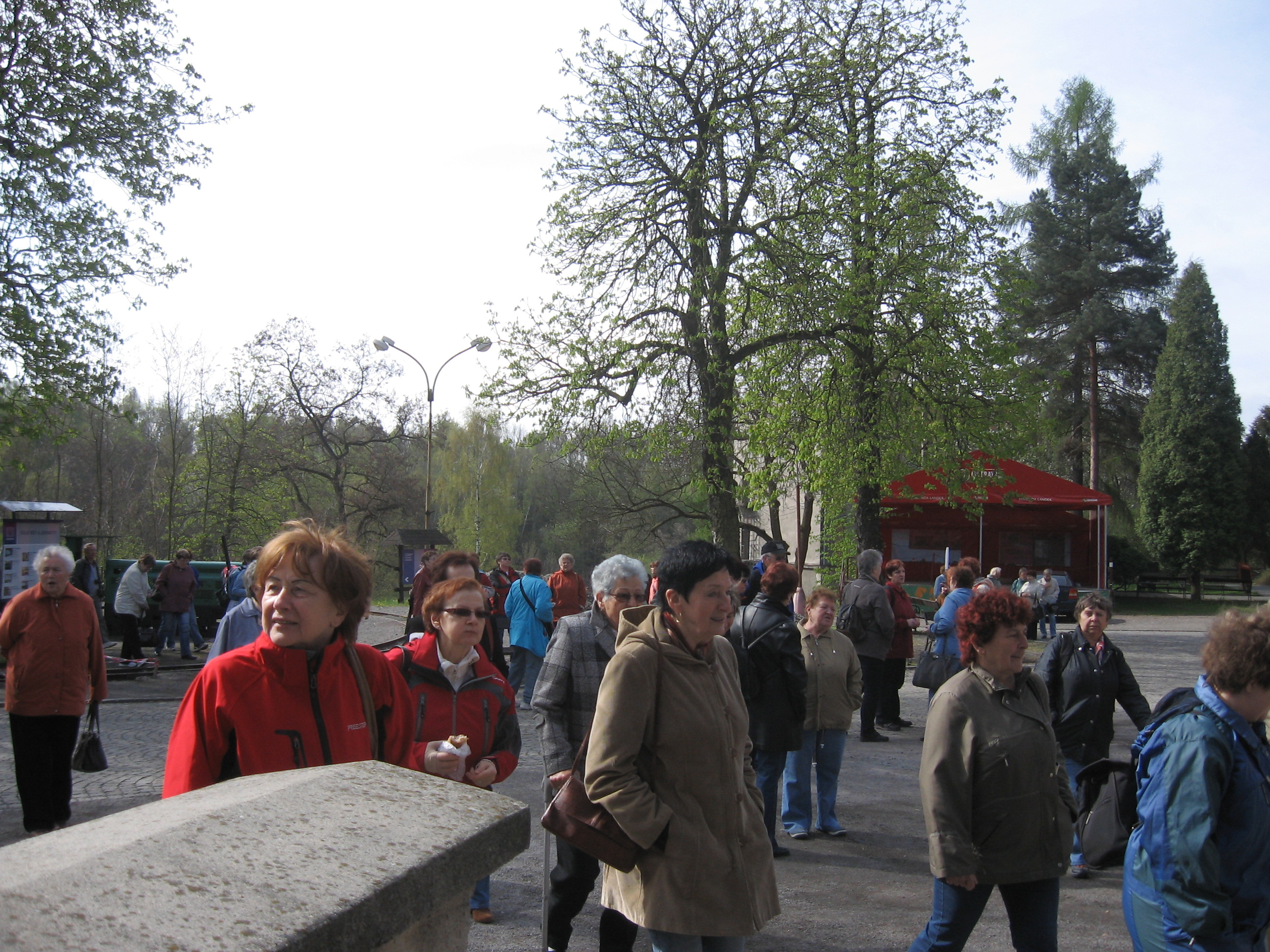 duben 2012- Landek,přednáška,výtv.dílna 027